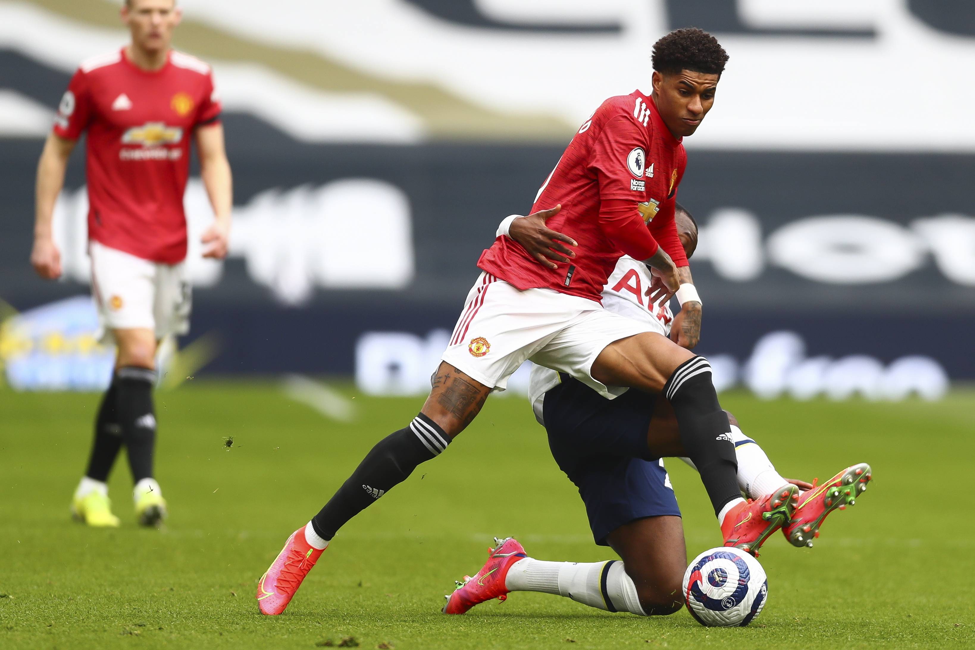 球员在处理 球员在处理